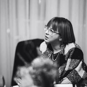 Meet your Posher, Elisa